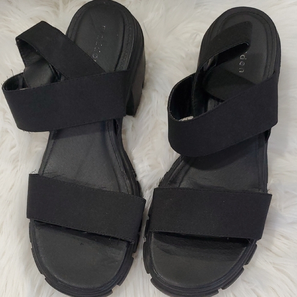 Madden Girl Shoes - Y2k Madden Girl Black Retro  Chunky Heel  Sandals with Wide Straps